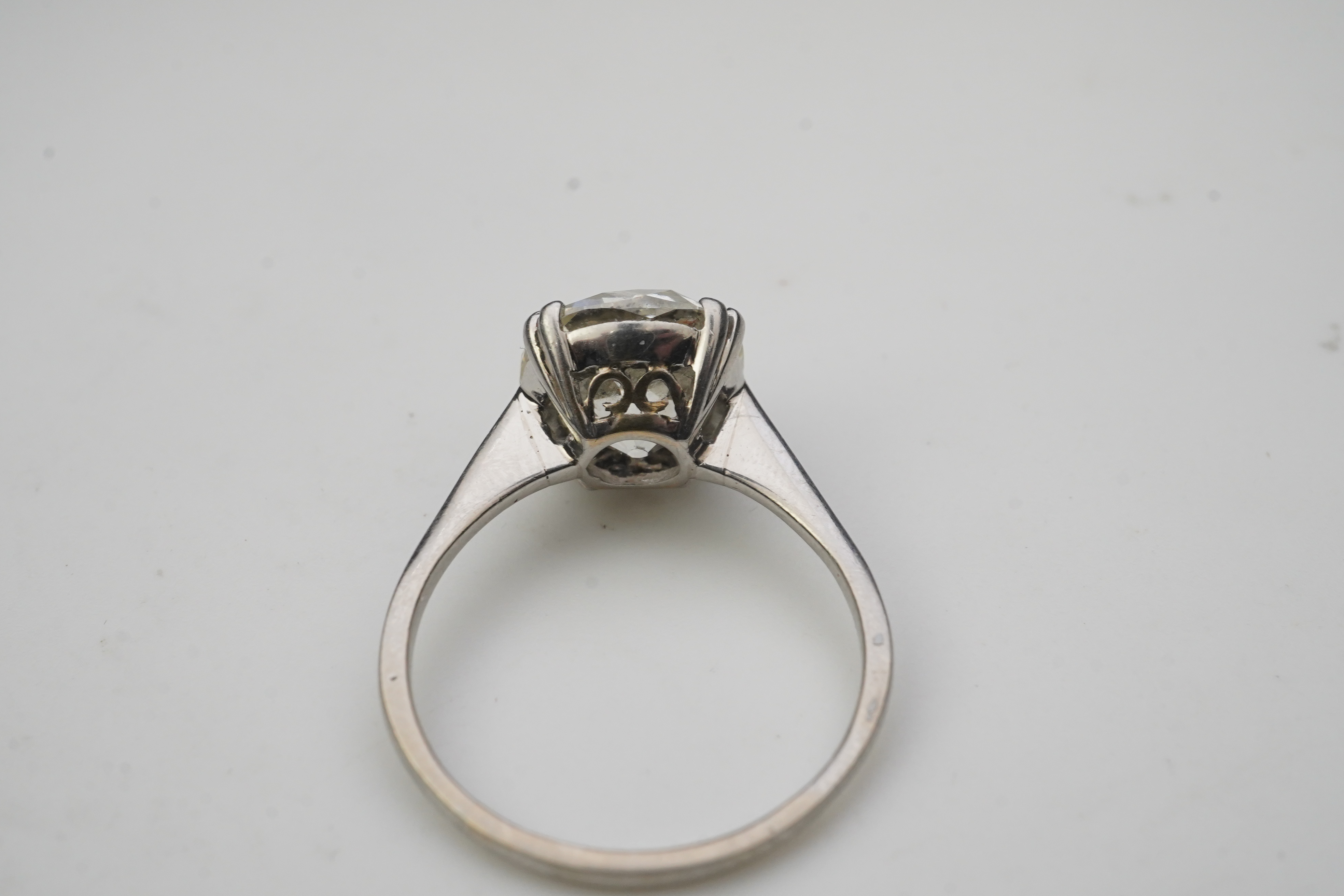 A solitaire diamond ring, early 20th century